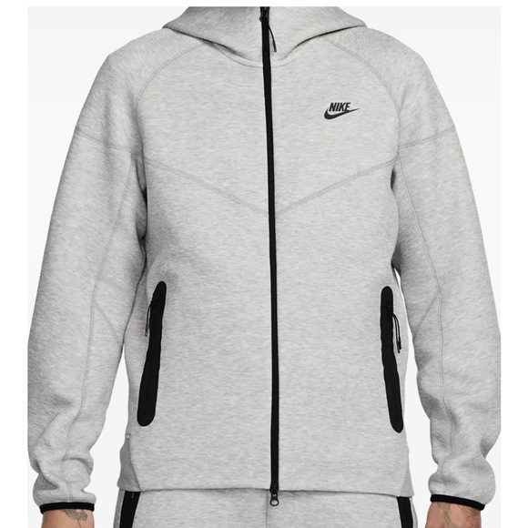 Nike Sportswear Tech Fleece Windrunner Full-Zip Hoodie - Picture 10 of 13